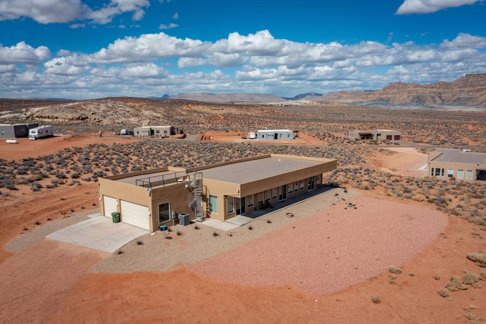 Page Arizona Border Town- Crimson Suite, Desert Canyon Getaway With Views Big Water Exterior foto